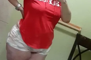 Sexy, thick and ready to get dick💯🔥 - Image 1